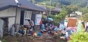 [단신] 청송군 행복나눔집수리봉사단, 태풍 피해복구 지원