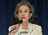 “민노총 불법시위는 무죄… 탈북민 평화시위는 유죄” 정치검찰 규탄