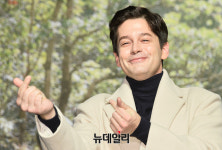 [포토] 배우 브루노, 외국인 훈남의 하트