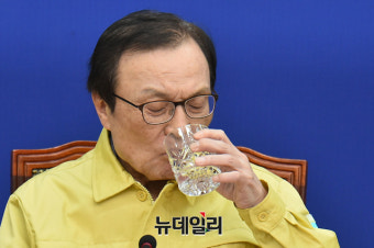 자기도 무소속 출마→ 복당했으면서… 이해찬 