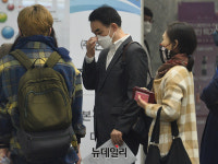 [포토] 한진칼 주총장 입장하는 채이배 의원