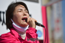 [포토] 신기시장사거리서 지지호소하는 전희경 후보