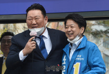 [포토] 이경제 한의사 마포는 1번입니다