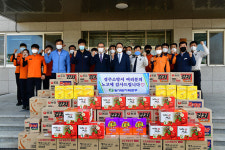 월성본부, 경주소방서에  코로나19 극복 응원 격려품 전달