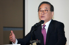 [포토] 우리공화당 전국대의원대회, 축사하는 서청원