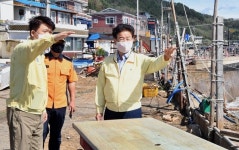 이철우 경북도지사, 영덕군 강구 찾아 신속한 태풍 피해 복구 지시