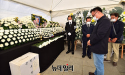 [포토] 원로 코미디언 신소걸 목사 국민분향소, 광화문광장에 16일까지 운영