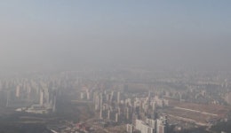 이틀째 뿌연하늘…코로나 잠잠하니 미세먼지 다시 극성 중국발?, 기상탓?