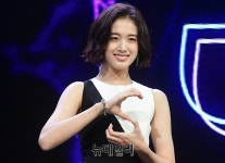 [포토] 스테이씨 막내 제이, 출구없는 매력