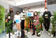 이규호 코오롱FnC 전무, 대리점에 화분 전달… 플라워 버킷 챌린지 동참