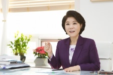 안철수, 독자출마해 또 야권 공적 되려나… 조은희 서초구청장 견제구
