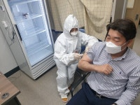 의성군, 코로나19 백신접종 시작…요양병원·시설 우선 접종