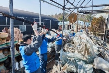 KCC, '화재 피해' 서초 청계화훼단지에 복구지원 봉사활동