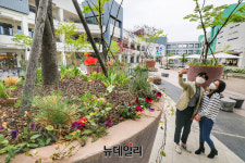 [포토] 현대프리미엄아울렛 김포점 지중해 휴양지 분위기의 빅팟가든으로 오세요