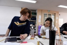 실향민 둘러싼 이웃들 이야기, 그린피그 신작 목선