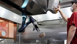 닭 튀기는 로봇 등장… 교촌치킨, 협동로봇 도입 송도8공구점 오픈