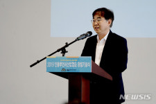 [단독] '회당 출연료 200만원' 김어준, 처남이 靑 비서관이었다… '방송 중립성 논란' 본격화