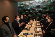 윤석열, 경선후보들과 '원팀' 오찬 회동… 홍준표·유승민은 불참