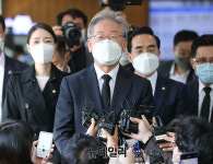 수상한 경기도… '대장동' 유동규·정영학 변호사에게도 5억4000만원 줬다
