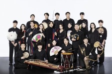 사랑·저항정신 담는다…정동극장 예술단 춘향_날개를 뜯긴 새