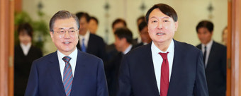 “이철희 정무~장제원 비서실장 오늘 만난다”… '윤·문 회동' 카운트다운