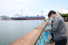 대우조선해양, 1 도크 정상화 기원 ‘리본 달기 챌린지’ 진행