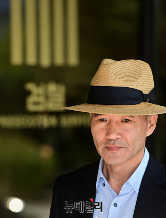 '서해 피격 공무원' 형, 민주당 직격… 