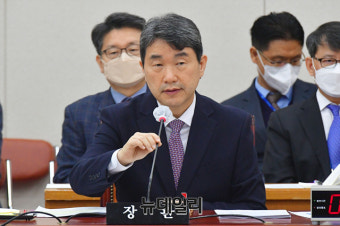[포토] 답변하는 이주호 사회부총리