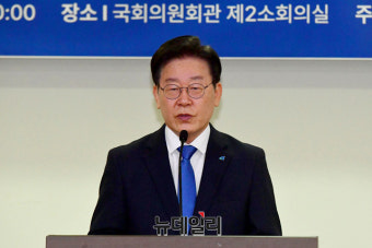 '비명계 모임' 찾은 이재명… 