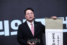 이태원 방문 손 내민 천하람… 누가 봐도 억지 뿌리친 안철수