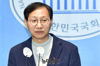 [포토] 국민연금 기금운용본부 이전 입장 밝히는 김성주 의원