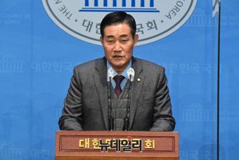 [포토] 기자회견 갖는 신원식 국민의힘 국방위 간사