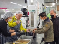 포항시 북구청, 창포사랑나눔터 경로식당 배식 봉사 펼쳐