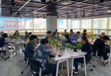 스마일게이트, 사내 반려식물 지역아동센터 기부