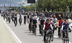 완성차 4개사, 여름휴가 끝 교섭 시작… ‘강대강 대치’