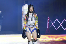 [포토] 꿈을 위해 도전하는 아름다움...홀리넘버세븐 런웨이 1/3