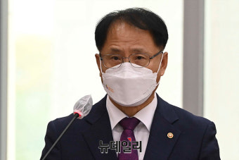 '선관위 채용비리 의혹' 박찬진 전 사무총장·송봉섭 전 사무차장 압수수색