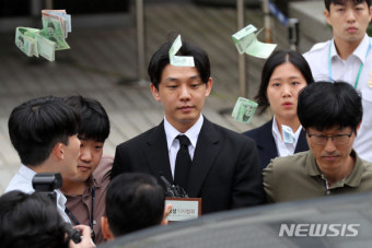 유아인, 부친·누나 등 주민번호 도용‥ 수면제 1100여 정 불법처방