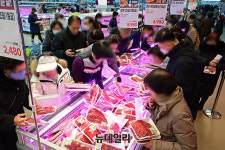 [포토] 농협 하나로마트 한우 드시고 건강 챙기세요