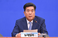 [포토] 영입인재 5호 흉부외과 전문의 강청희씨