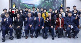신송규 괴산군의장 “가슴으로 듣고 발로 뛴 1년”
