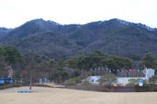 [진경수의 山 이야기] 반기문 생가·기념관·평화랜드 품은 ‘보덕산’