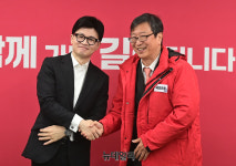 [포토] 하정훈 소년청소년과의원 원장 영입한 국민의힘