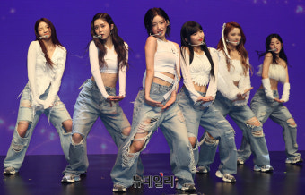 [포토] 1년만에 컴백한 '트라이비'...수록곡 '런' 무대