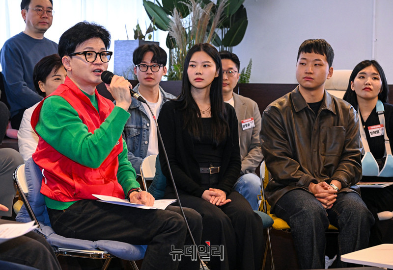 이재명 대통령 경기도 법인카드 유용 의혹 사건 1심 재판 연기결정, 올해 재판 일정 미정