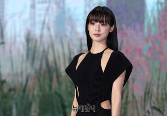 [포토] 넷플릭스 기생수, 기생생물과 공생하는 전소니