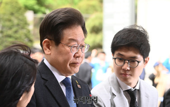 [포토] 대장동 재판 출석하는 이재명 대표