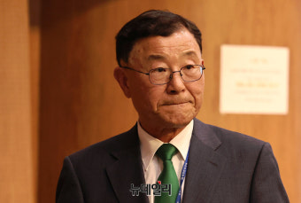 [포토] 시민대표단 설문조사 결과발표 마친 김상균 공론화위원회 위원장