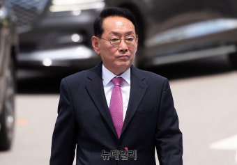 [포토] '이정섭 검사 탄핵 변론' 출석하는 김도읍 위원장