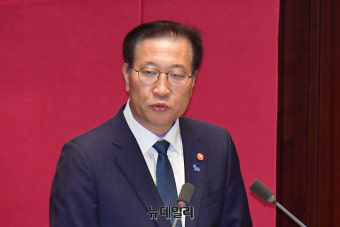 [포토] '채상병 특검법' 재의 요구 이유 설명하는 박성재 장관